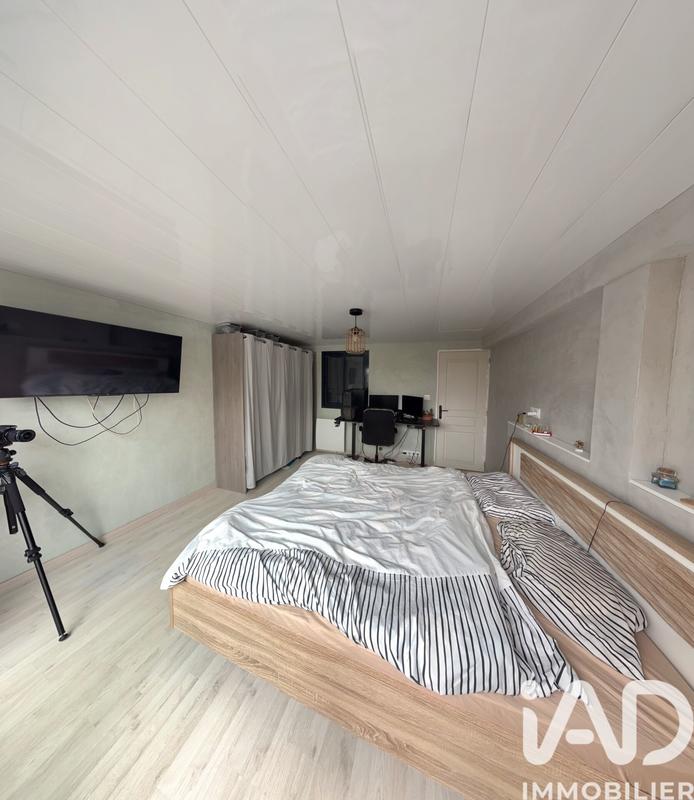 Maison - 143 m² - 8 pièces