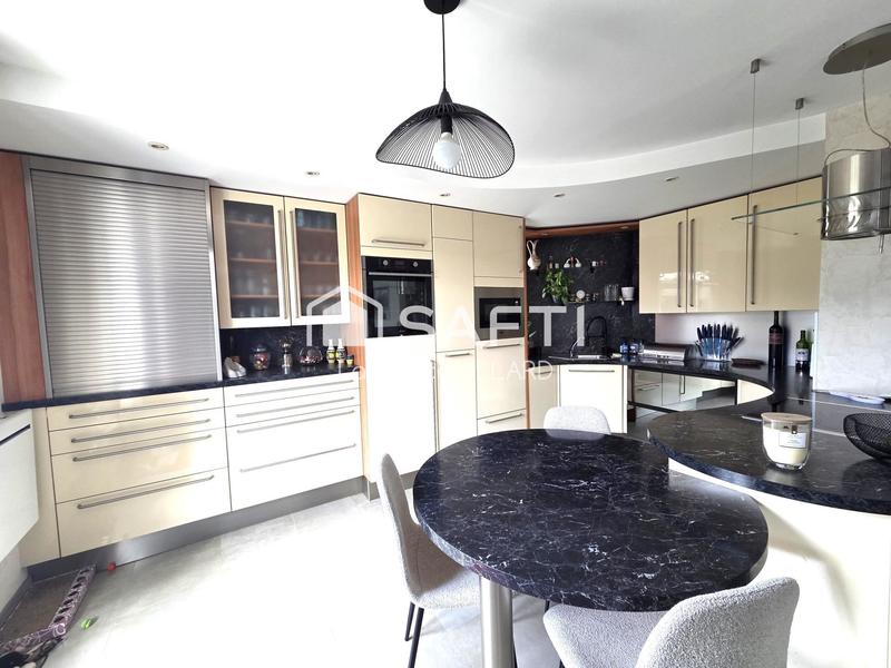 Maison - 103 m² - 5 pièces