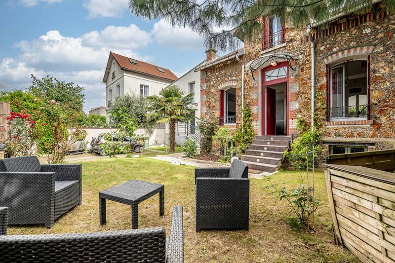Maison - 168 m² - 8 pièces