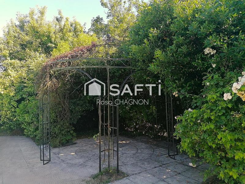 Maison - 229 m² - 7 pièces