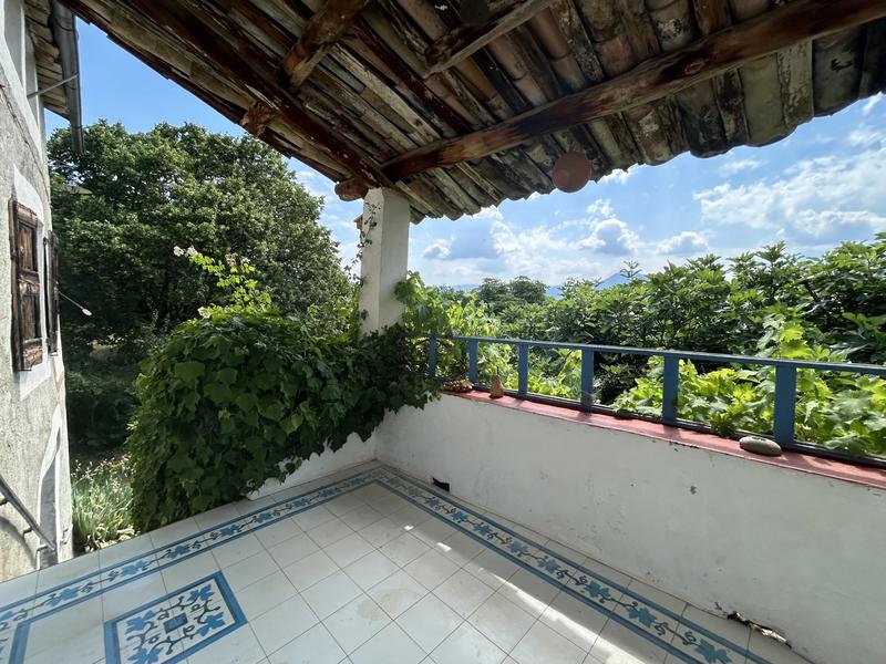 Maison - 335 m² - 13 pièces