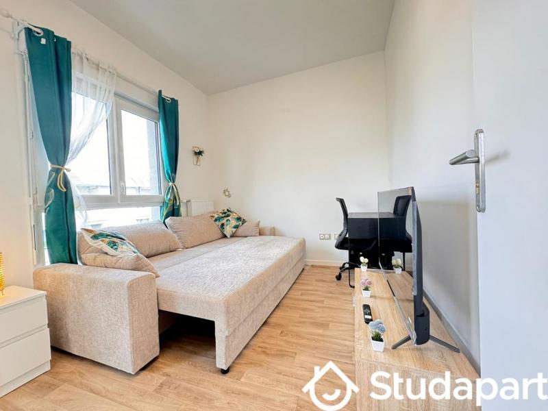 Chambre - 11 m² - 1 pièce