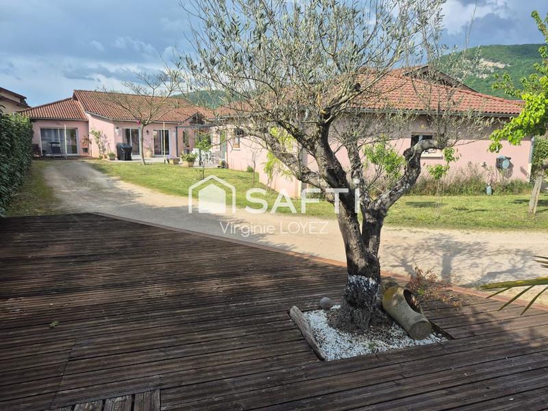 Maison - 270 m² - 11 pièces