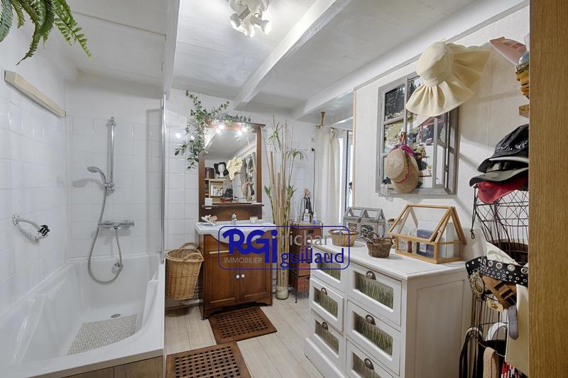 Immeuble mixte - 6 pièces