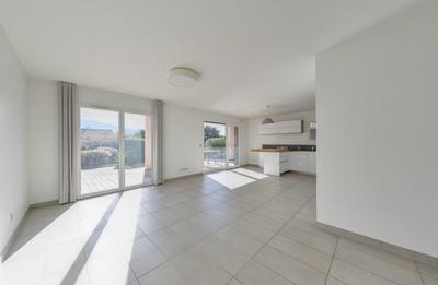 Appartement - 92 m² - 4 pièces