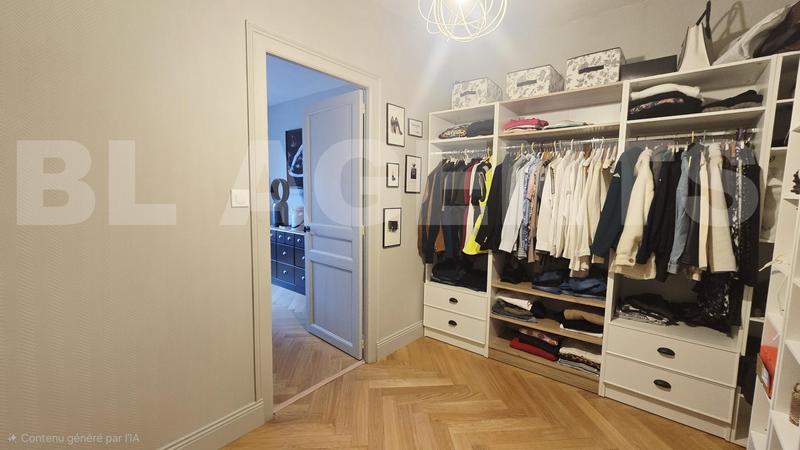 Maison - 260 m² - 10 pièces