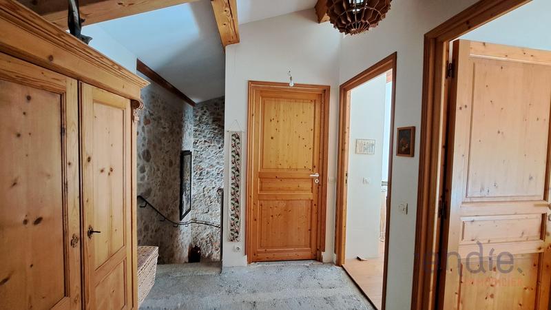 Maison - 210 m² - 7 pièces