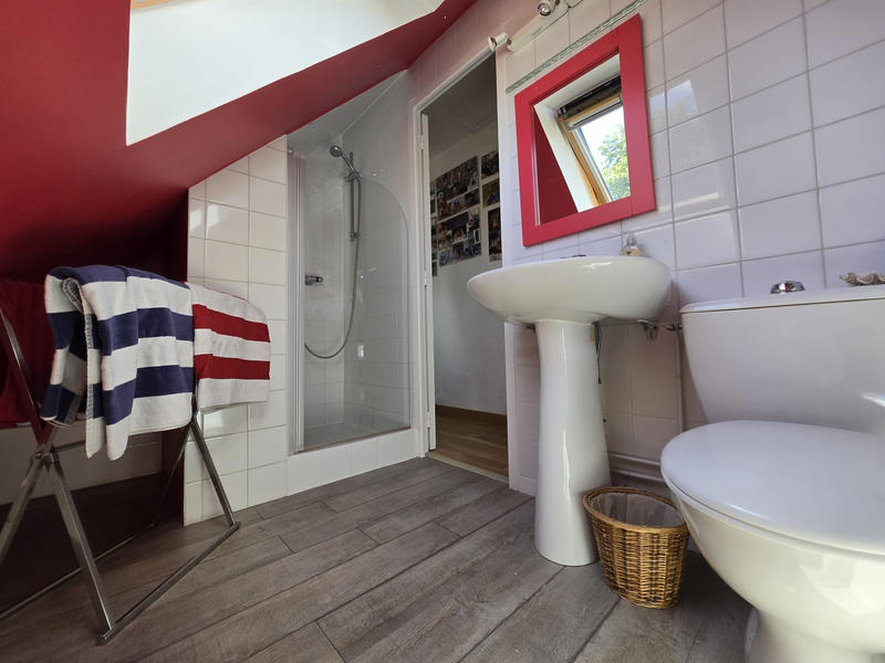 Maison - 230 m² - 9 pièces