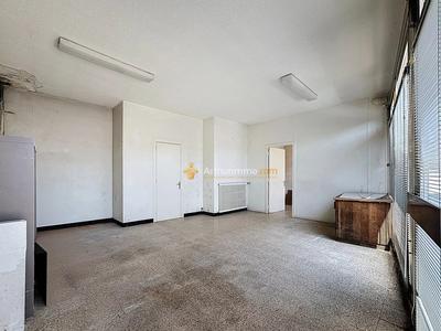 Immeuble - 90 m² - 5 pièces