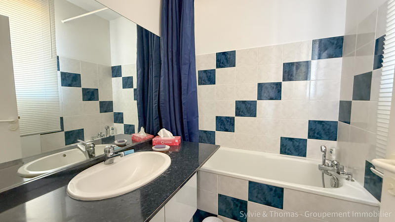 Maison - 285 m² - 8 pièces