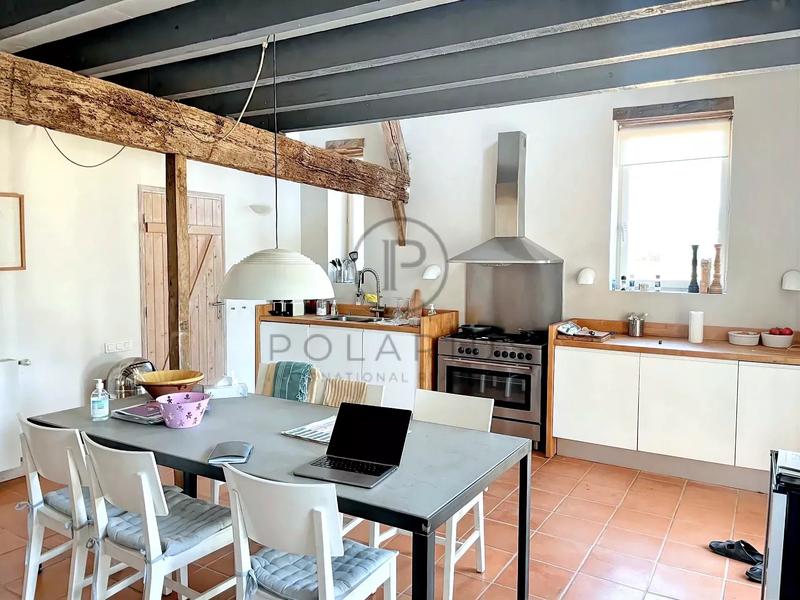 Villa - 253 m² - 8 pièces