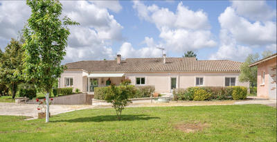 Maison - 209 m² - 4 pièces