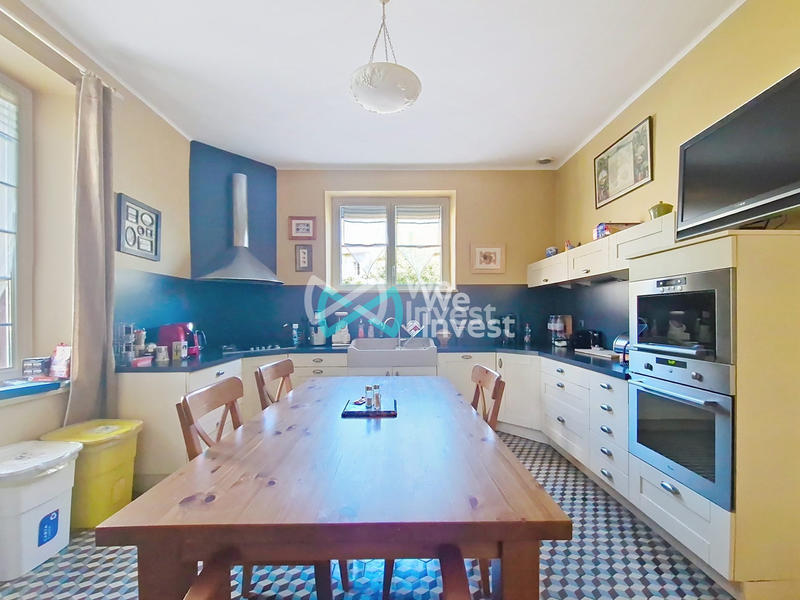 Maison - 445 m² - 7 pièces