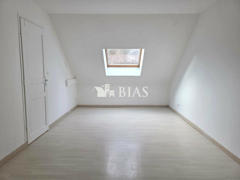 Maison traditionnelle - 131 m² - 6 pièces