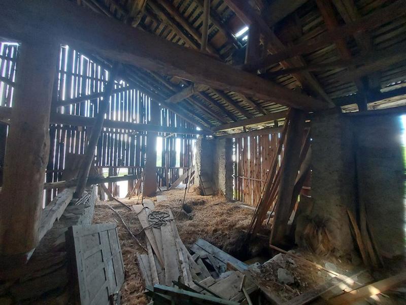 Grange - 159 m² - 2 pièces