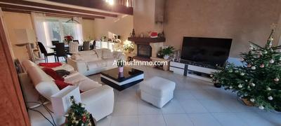 Maison - 180 m² - 8 pièces