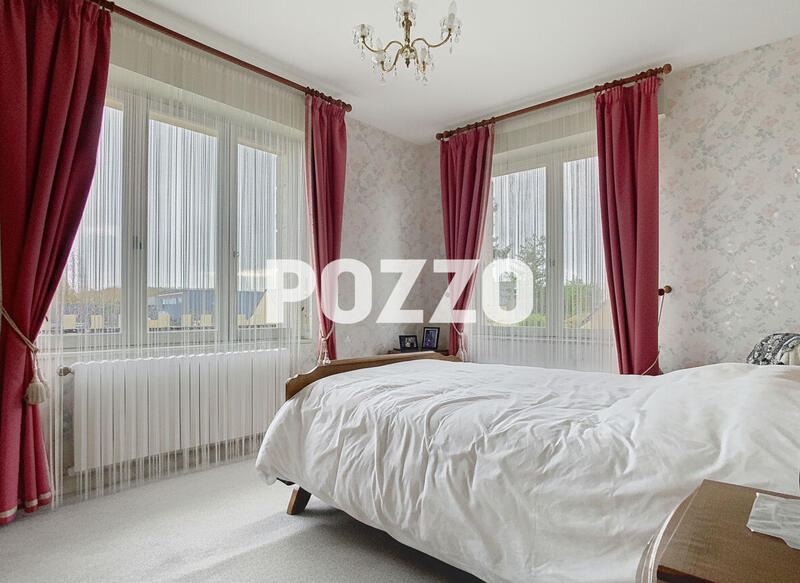 Maison - 90 m² - 5 pièces