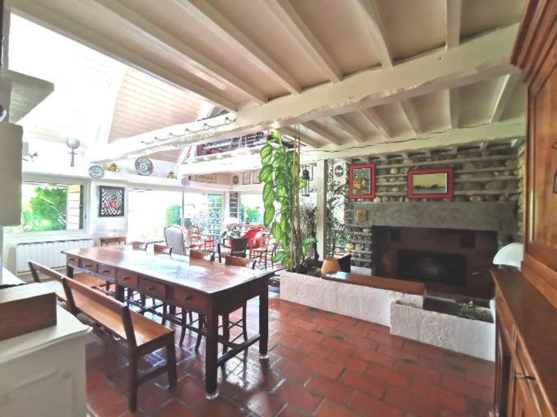 Maison - 230 m² - 8 pièces