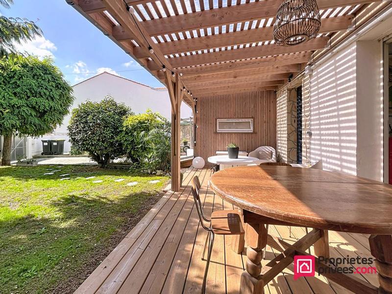 Maison - 174 m² - 8 pièces