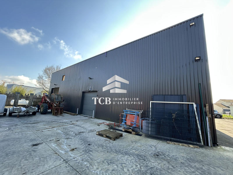 Local d'activités - 331 m²