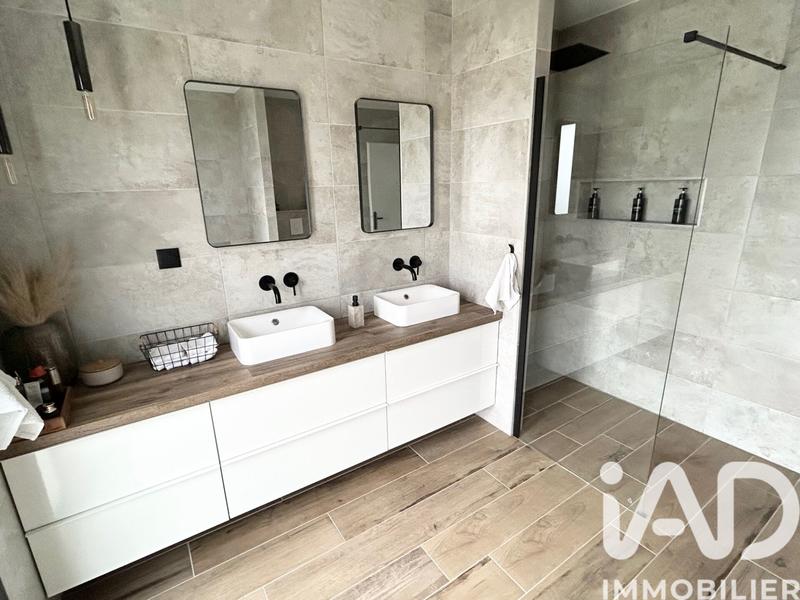 Maison - 187 m² - 9 pièces