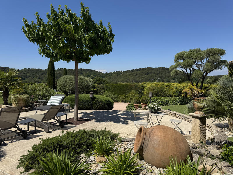 Villa - 250 m² - 6 pièces