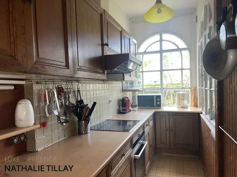 Maison - 222 m² - 9 pièces