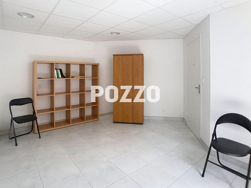 Local commercial - 48 m² - 2 pièces