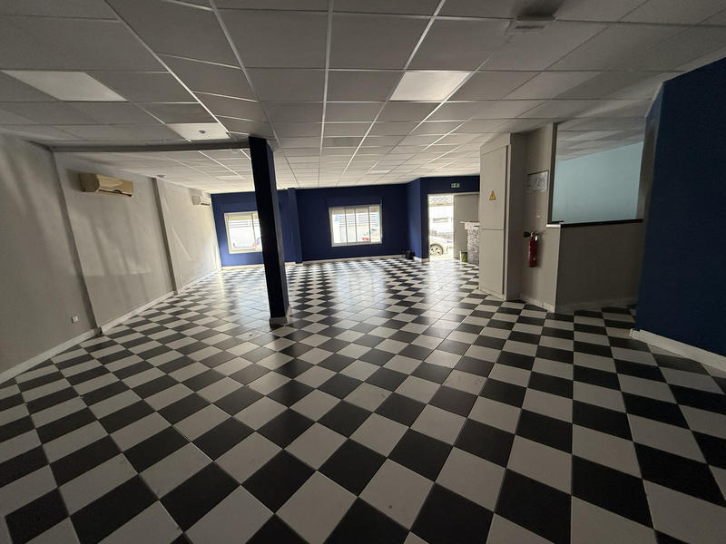 Local commercial - 115 m²