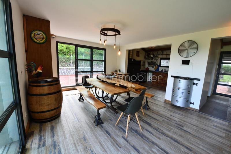 Demeure - 180 m² - 6 pièces