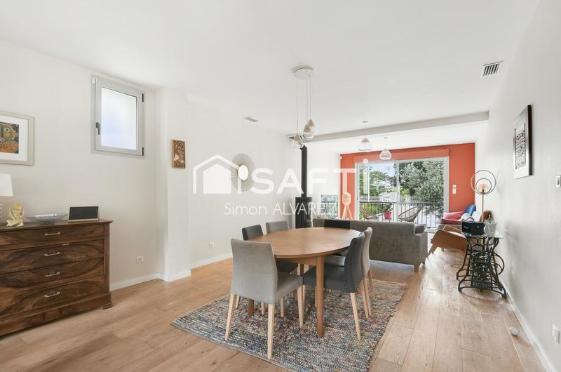 Maison - 230 m² - 8 pièces
