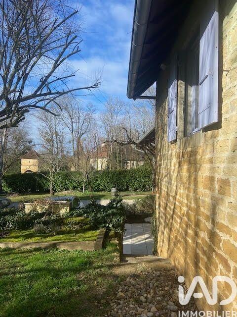 Maison - 250 m² - 8 pièces