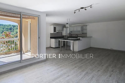 Appartement - 82 m² - 4 pièces