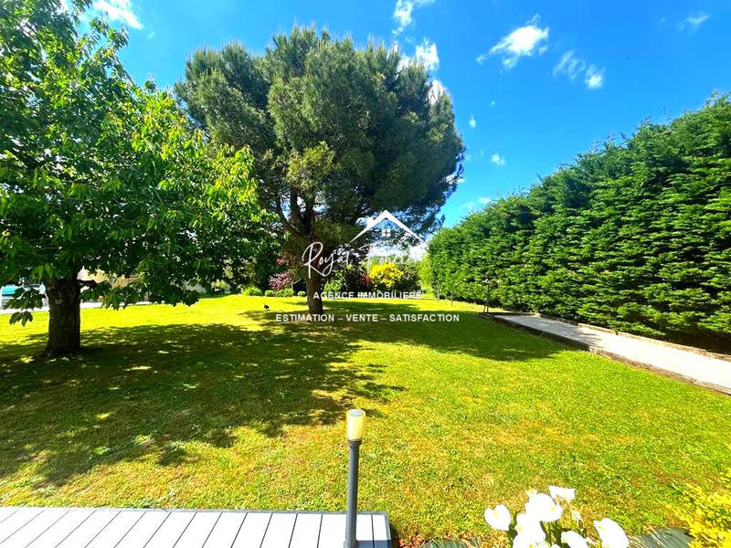 Maison - 151 m² - 8 pièces