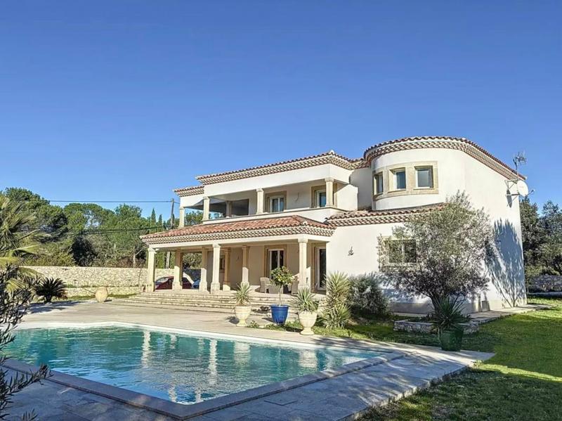 Villa - 180 m² - 6 pièces