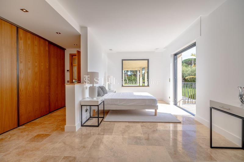 Villa - 350 m² - 6 pièces