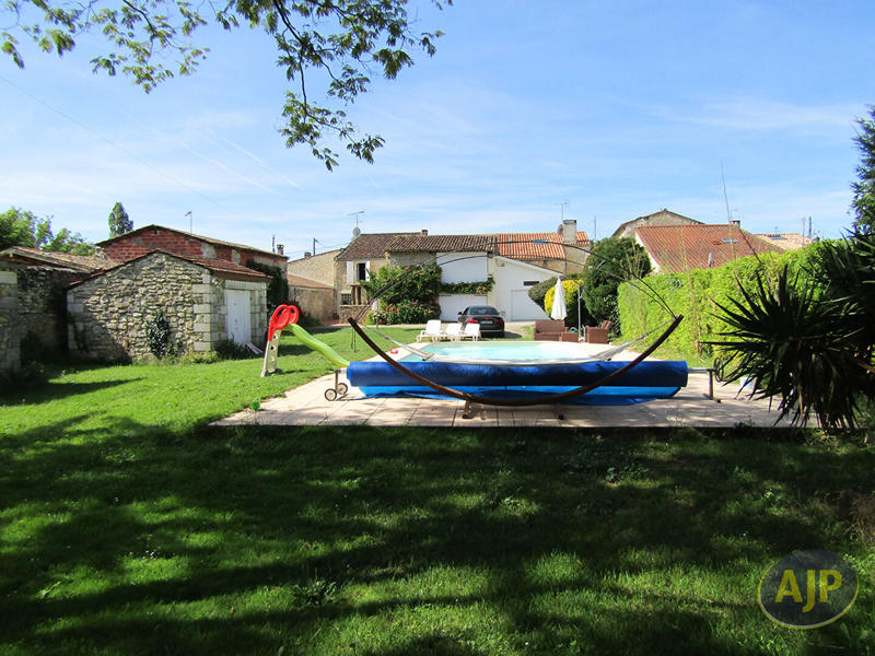 Maison - 315 m² - 10 pièces