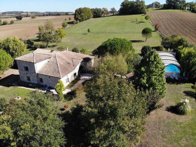 Maison - 297 m² - 7 pièces