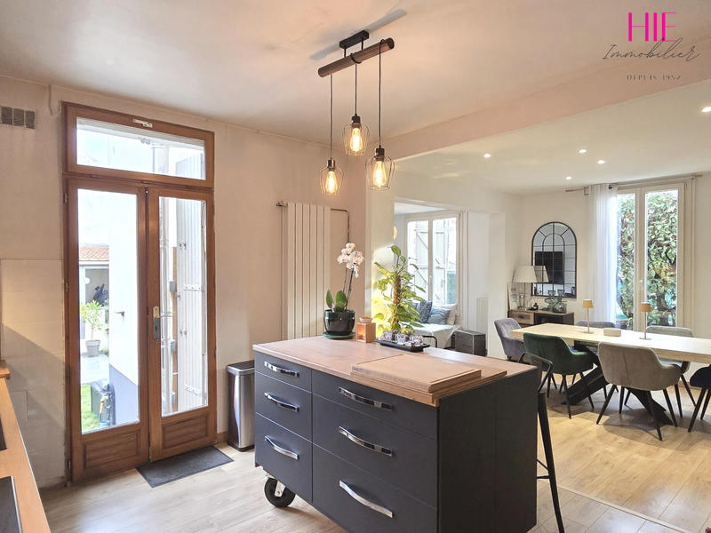 Maison - 140 m² - 6 pièces