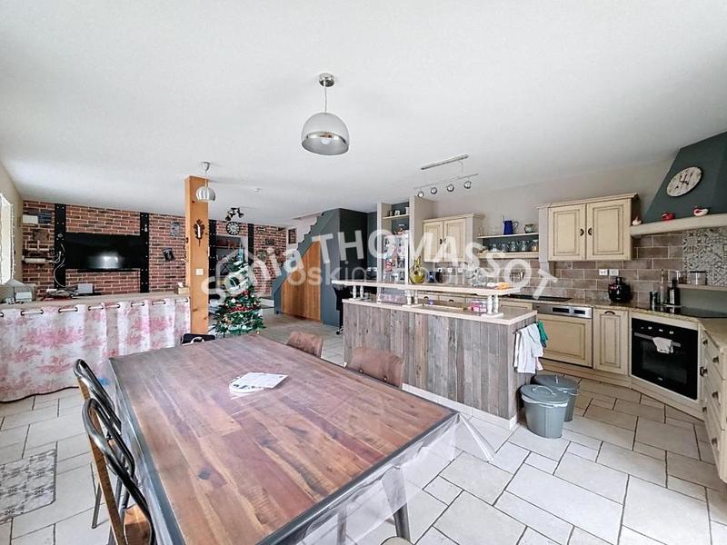 Maison - 210 m² - 8 pièces