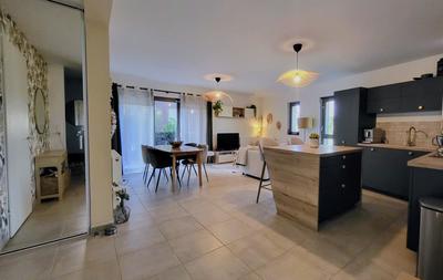 Appartement - 80 m² - 4 pièces