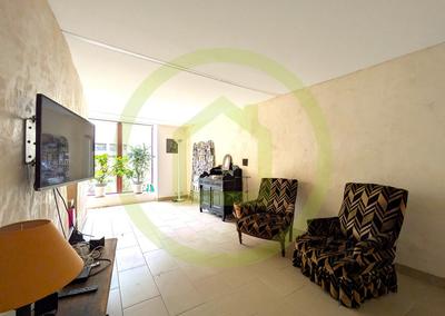 Maison - 440 m² - 16 pièces