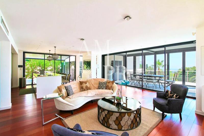 Villa - 230 m² - 8 pièces