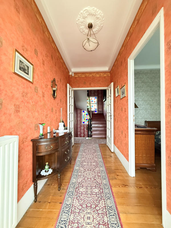 Maison - 165 m² - 9 pièces