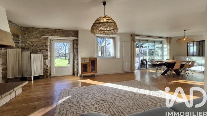 Maison - 240 m² - 9 pièces