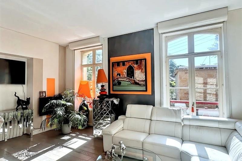 Appartement - 128 m² - 6 pièces