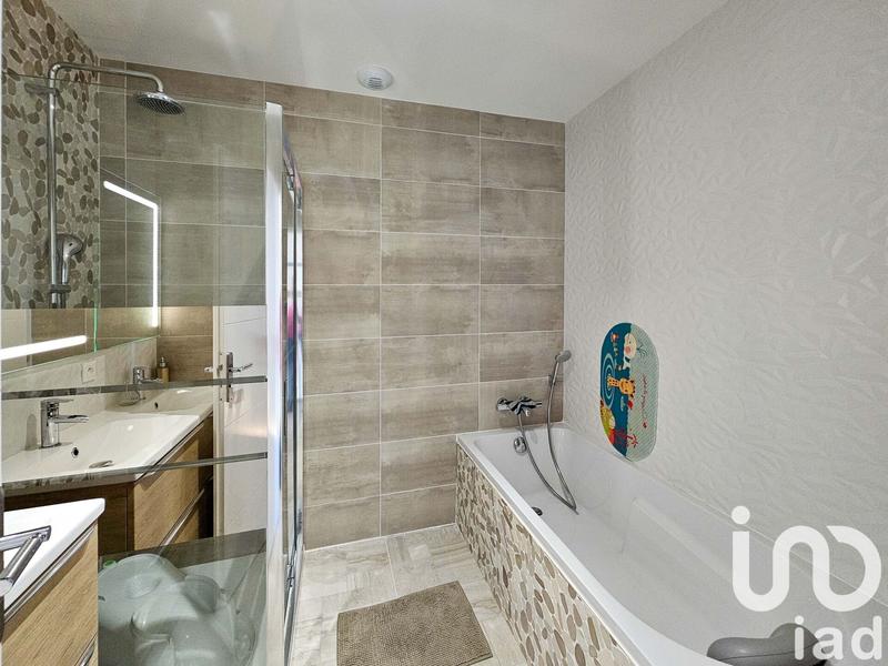 Maison - 161 m² - 8 pièces