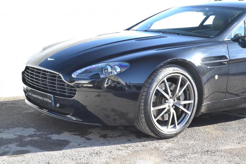 Aston Martin Vantage Coupe V8