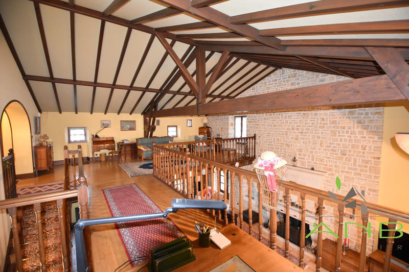 Maison - 290 m² - 5 pièces