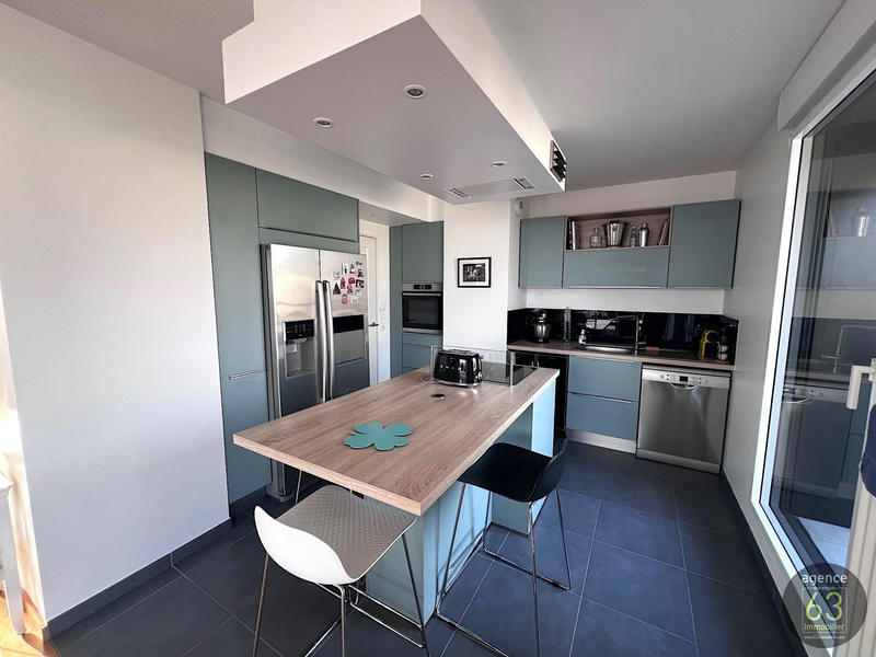 Appartement - 105 m² - 4 pièces